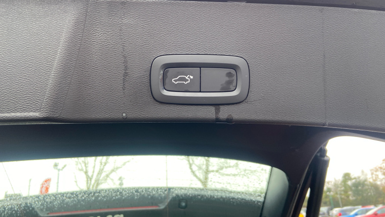 Volvo Xc40 1.5 T5 Recharge PHEV Inscription Pro 5dr Auto Estate